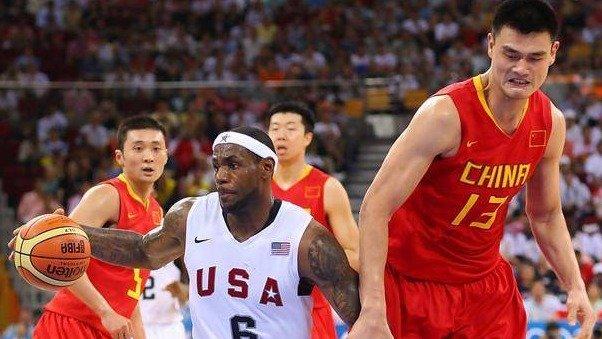 中国男篮vs梦八队
