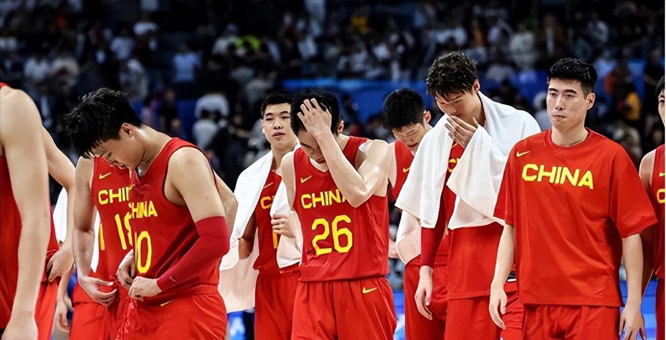 中国队男篮菲律宾打架
