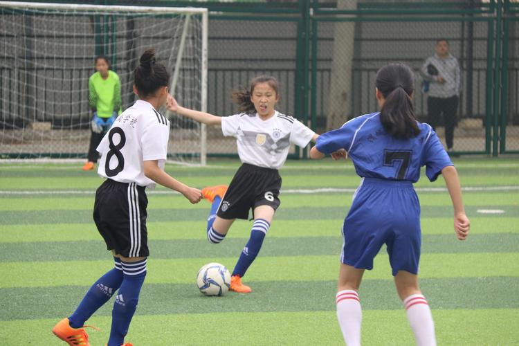 小学女子足球比赛直播_小学女子足球比赛视频