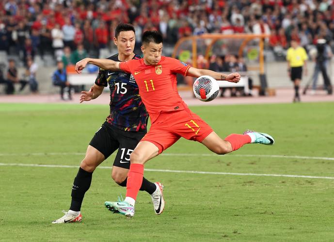 足球中国队对韩国今晚直播